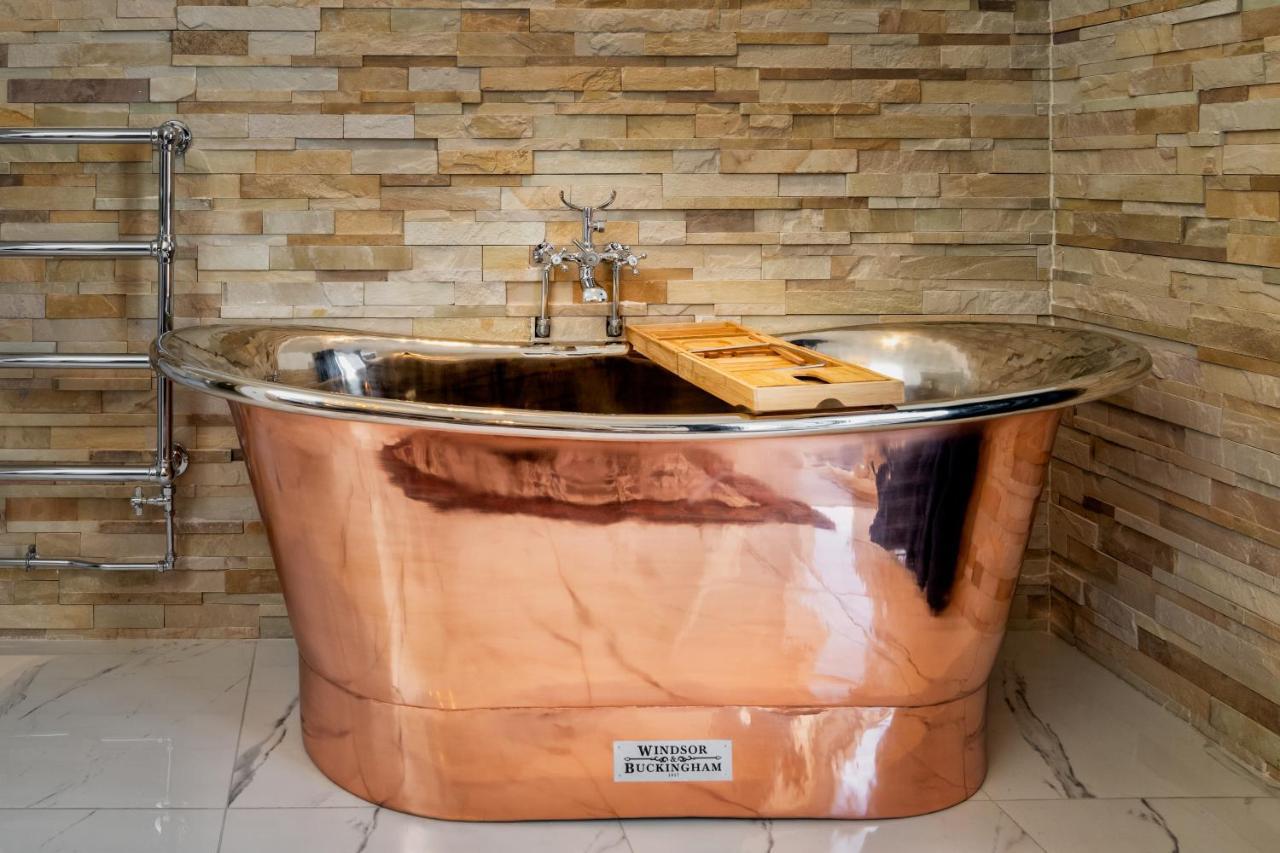 אינברנס Relax In Super Size Copper Tub - 2 Bedroom Villa מראה חיצוני תמונה